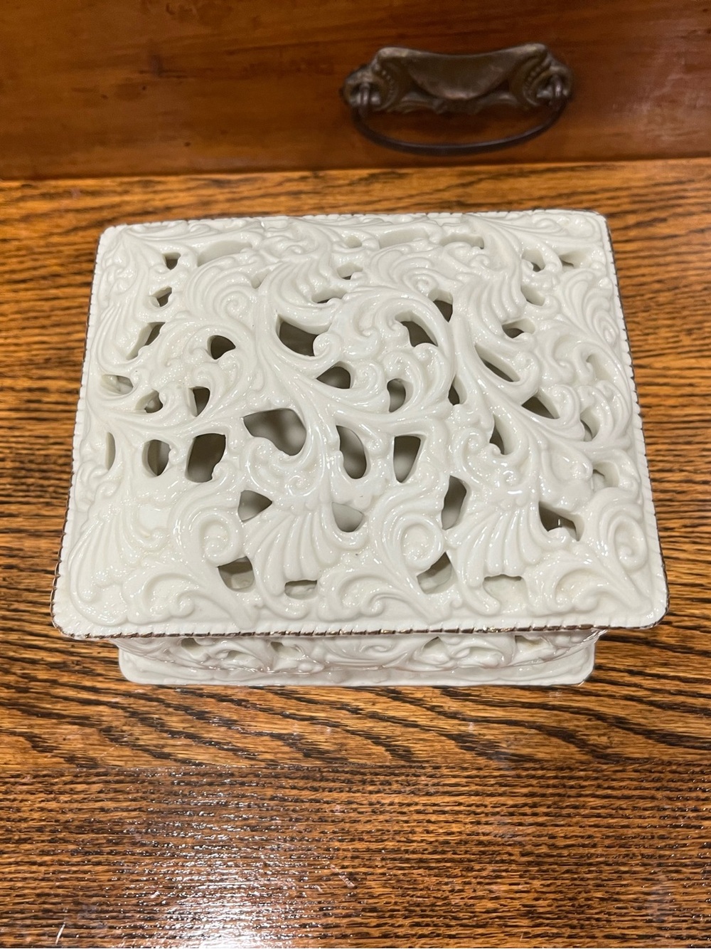 Vintage Ornate White Porcelain Decorative Box – Pierced Floral Scroll Design - Picture 3 of 11